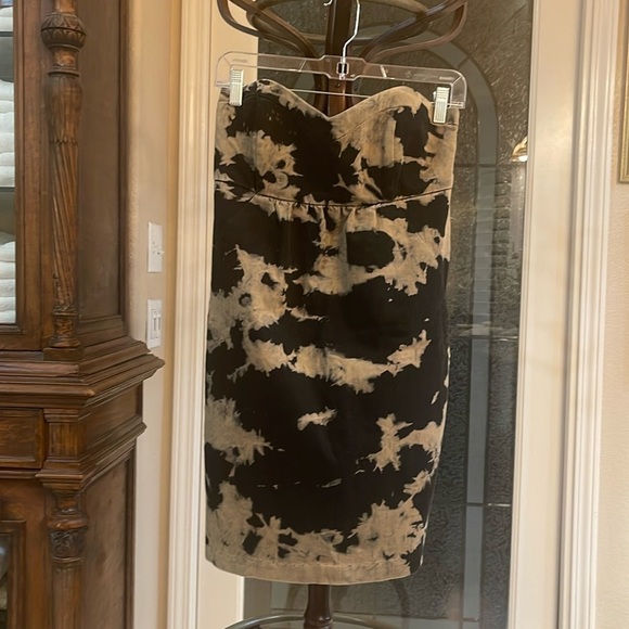 EUC Current/Elliot- The Tulip Strapless dress EUC. Size US 8 - Picture 2 of 8